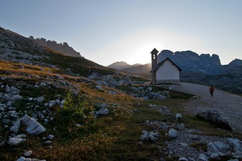 Die Kapelle Madonna della Croda im Morgenlicht.