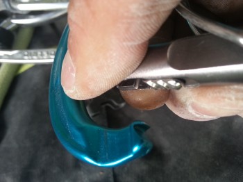 Edelrid minimiert den Karabinerverschluss mit dem Spring Lock Verschluss auf ein Mindestmaß