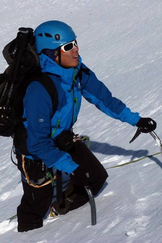 Die Mountain Equipment Jacke schützt ihren Träger vor den Elementen und macht jede Bewegung mit | Foto: Axel Grusser