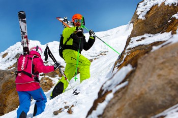 Innen Merinowolle, außen Hardshell - fertig ist das Wunderoutfit für Tourengeher und Freerider. | Foto: Ortovox/Hansi Heckmair