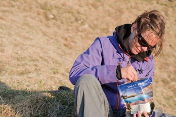 Tütenfutter aus dem praktischen Portionsbeutel: viele Trekkingmahlzeiten lassen sich ohne großen Geschirraufwand zubereiten. | Foto: Treck'n'Eat.