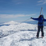 Eine der Top 5 Skitouren in Chile und Argentinien f&uuml;hrt auf den Gipfel des Lan&iacute;n. | Foto: Lea Hartl