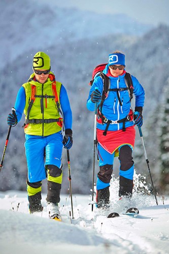 Ortovox verarbeitet die Schweizer Wolle von Swisswool in seiner Isolationsbekleidung weiter, zum Beispiel in der Piz Boe Weste und im Lavarella Wärmerock. | Foto: Ortovox/Matthias Robl