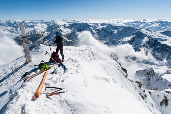Am Gipfel bläst ein eisiger Wind. Schnell runter vom Ortler heißt daher die Devise. | Foto: Franz Mösbauer