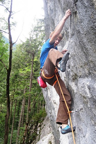 Wer hat schon Lust sien Seil hinterher zu ziehen? Das leichte Petzl Volta merkt man kaum.| Foto: Chris Münch
