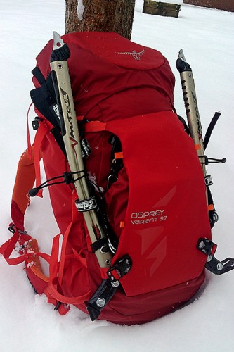 Für jedes Bergabenteuer bis ins Detail durchdacht: Der Alpinrucksack Osprey Variant 37 taugt für fast jeden Einsatz. | Foto: Markus Schindler