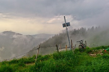 Auf der Abfahrt vom Seekarkreuz Richtung Lenggrieser Hütte. | Foto: Valentin Sauer