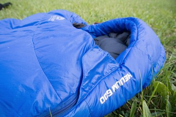 Ein großes Komfortplus beim ME Helium 600: die Kapuze mit Wärmekragen. | Foto: Kathrin Heckmann