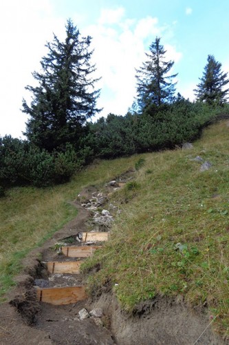 Die Erosion als Feind des Wegewarts. Wanderwege müssen gepflegt werden. | Foto: Wolfgang Germann
