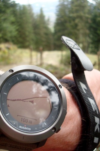 Die Suunto Traverse zeigt im Test auch kleinste Abweichungen vom einprogrammierten Track exakt an. | Foto: Sebastian Krejci