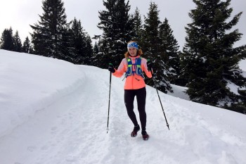 Die Leki Micro Vario Carbon Stöcke mit Antishock sind richtige Allrounder. Im Test dürfen sie sich beim Trailrunning beweisen. | Foto: Vroni Heidrich
