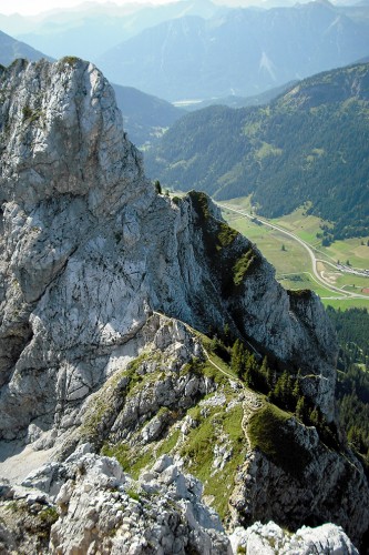 Rote Flüh: Der schöne, aber kurze Gratweg ca. in der Mitte der Tour. | Foto: Julia Gebauer