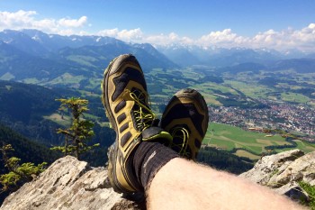 Auch für leichte Wanderungen ein geschätzter Begleiter: der Salewa Ultra Train. | Foto: Martin Löhle
