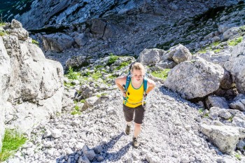 Die Rinne beginnt etwa eine halbe Stunde hinter der Blaueishütte und führt hinauf auf den Grat. | Foto: Franz Güntner