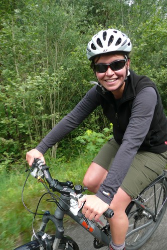 Die Anfahrt zu dieser Rundtour erfolgt mit dem Mountainbike. | Foto: Arnold Zimprich