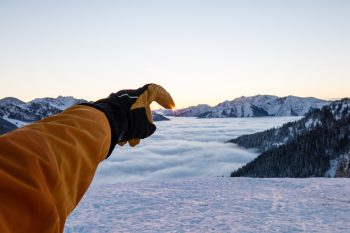 Ein echter Fingerzeig! Der Zanier Laserz.TW beweist auch auf Skitour, was er kann. | Foto: Franz Mösbauer