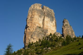 Blick vom Rifugio Cinque Torri zum Torre Grande. | Foto: David Lochner