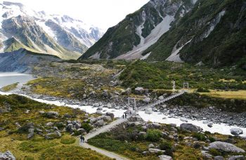 Drei Hängebrücken sorgen auf dem Hooker Valley Track für etwas Nervenkitzel. | Foto: New Zealand Tourism