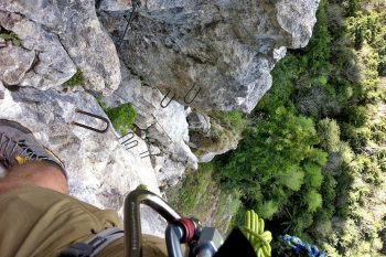 So anspruchsvoll wie die Via Kessi und die Via Kapf (Bild) ist der Klettersteig Via Örfla nicht, bietet durch seine Lage in der Klamm aber eine sehr interessante Atmosphäre. | Foto: Basti Fiedler