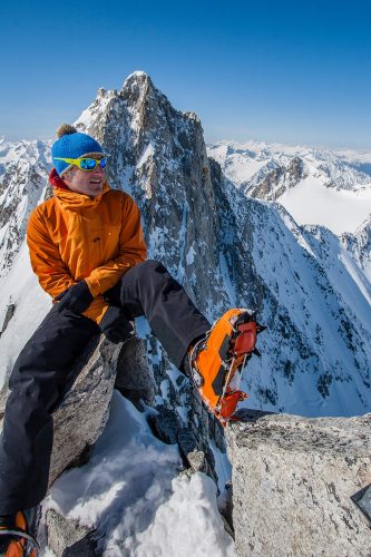 Auf Ski(hoch)touren f&uuml;hlt sich das Petzl Irvis Hybrid &auml;u&szlig;erst wohl. | Foto: Franz M&ouml;sbauer