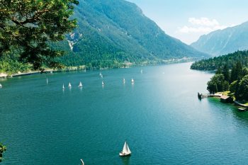 Gro&szlig;er Bruder - der Achensee ist nicht weit entfernt und l&auml;dt nach der Tour zu weiteren Unternehmungen ein. | Foto: Purucker/Reichart