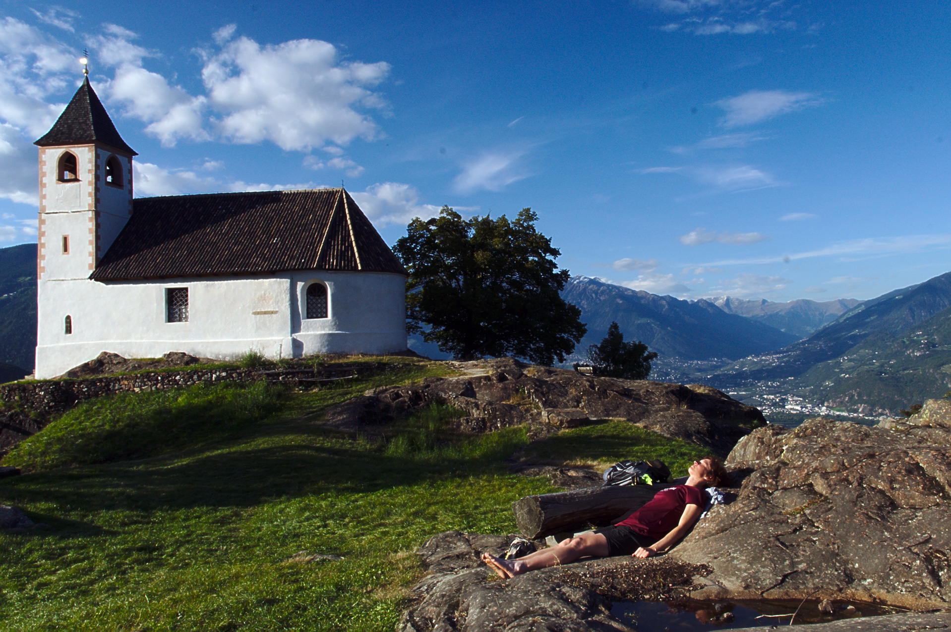 Ein sonniger Kraftplatz: St. Hippolyt. | Foto: Sabine Dettling
