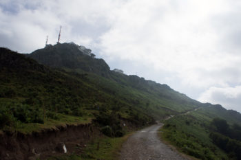 Vom Berg La Rhune (910 Meter) ist es nicht mehr weit bis zum Atlantik. | Foto: Arnold Zimprich
