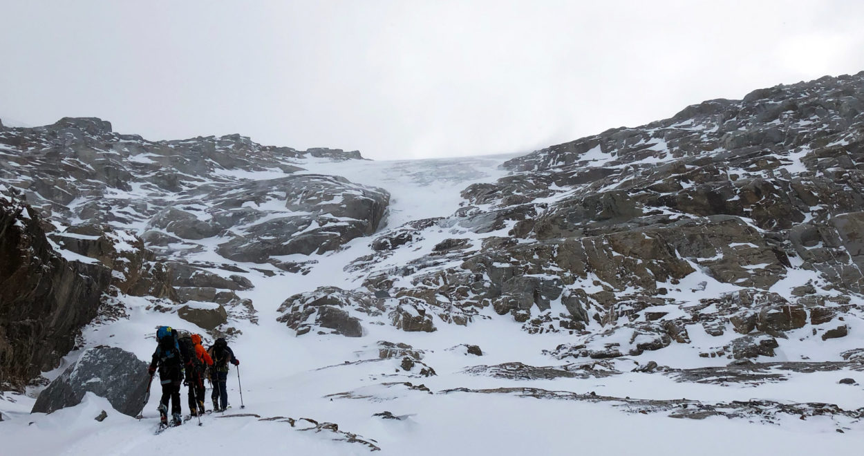 Gut ausgerüstet - jedoch bei prekären Schneeverhältnissen - auf dem Weg zum Gran Paradiso. | Foto: Michael Hrobath
