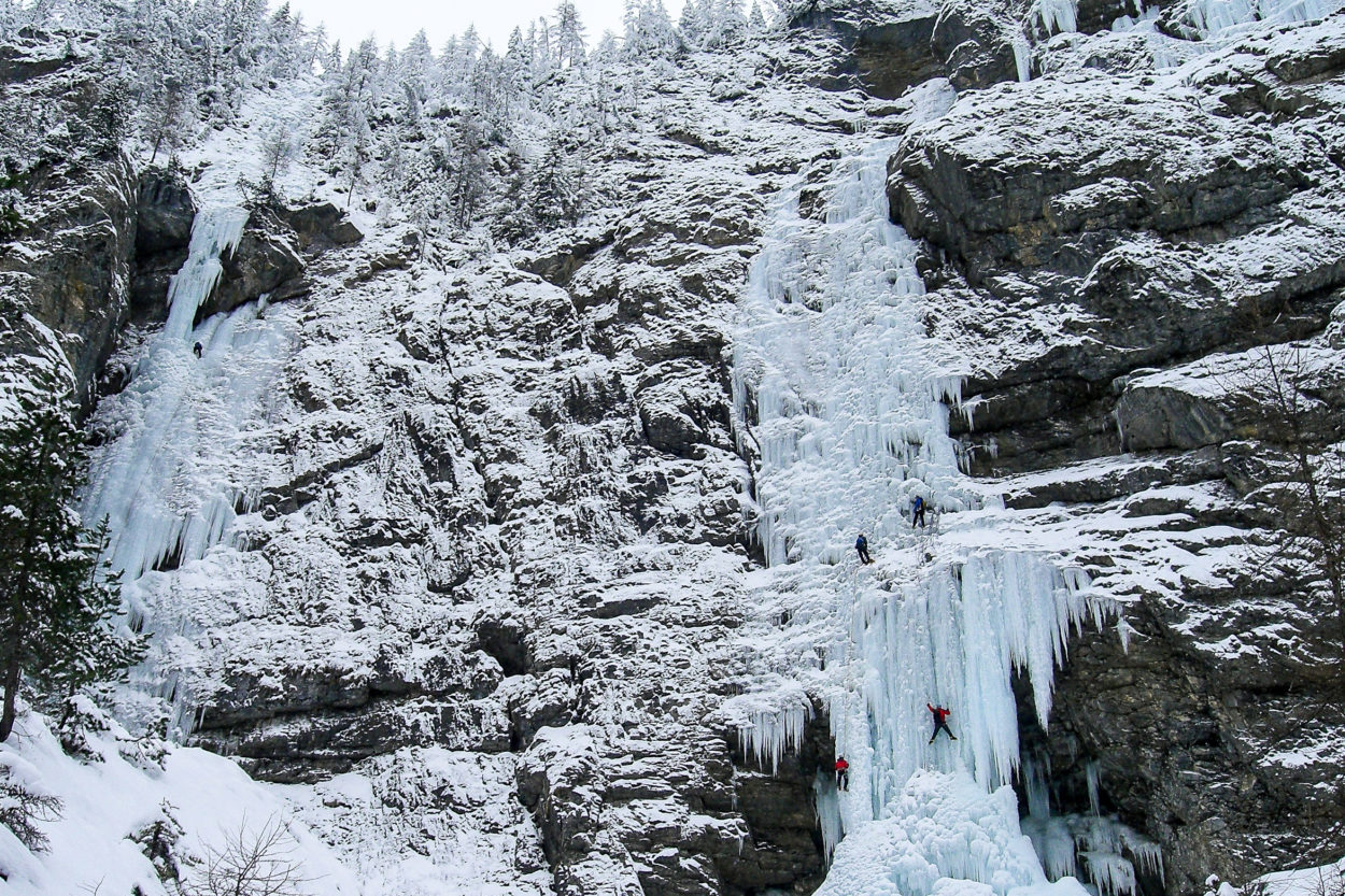 Öschinenwald mit Rattenpissoir (links) und Arbonium (rechts). | Foto: Franz Mösbauer