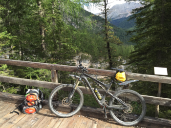 Bei der Bike & Hike-Ausrüstung sollte man sich ausreichend Gedanken machen. Sie entscheidet maßgeblich über das Gelingen einer Tour. | Foto: Pixabay