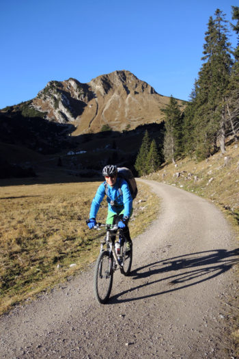 Zwischen Großtiefentalalm und Soinsee hat man die Rotwand genau im Rücken. | Foto: Arnold Zimprich