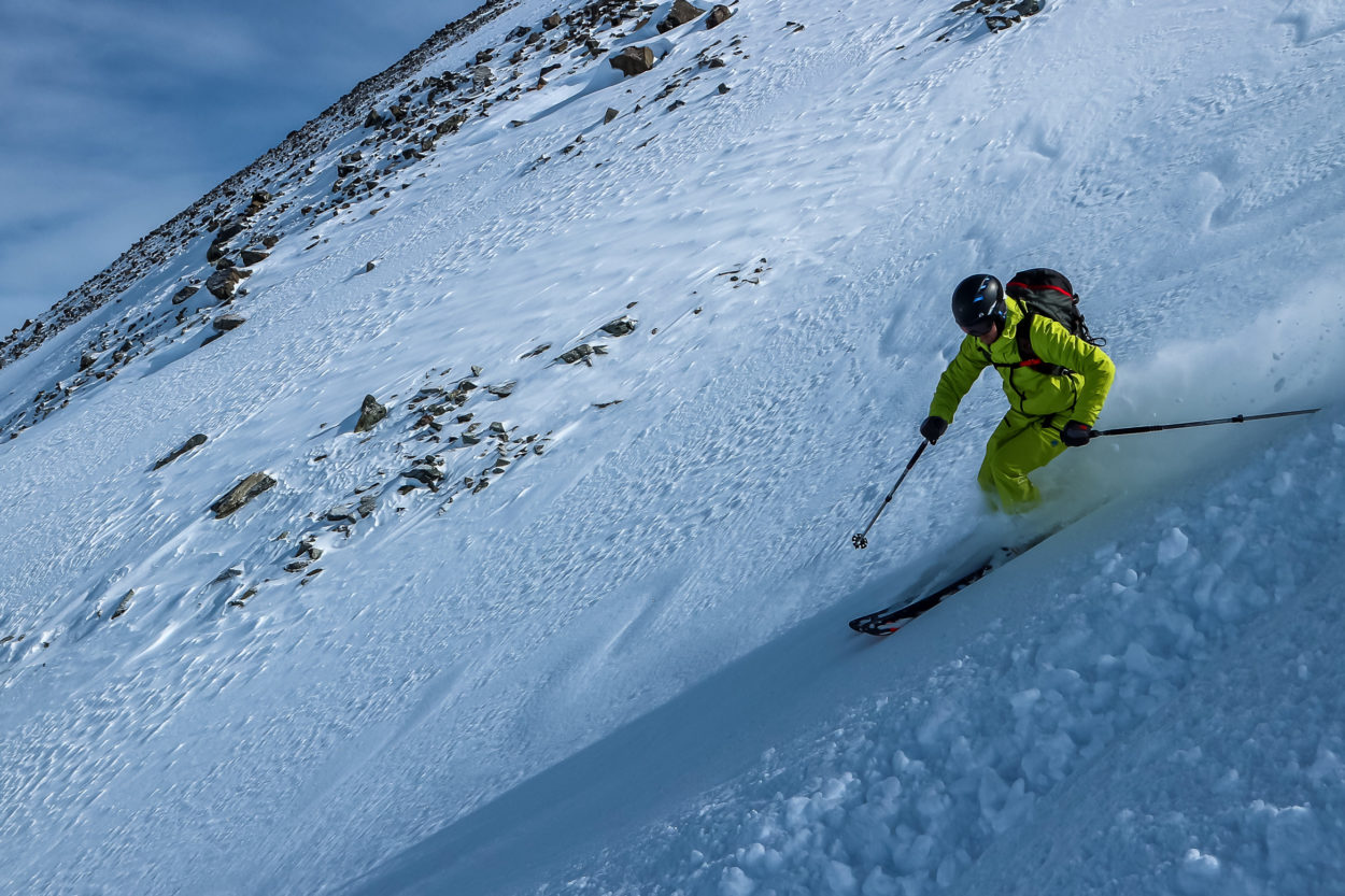 Maximale Flexibilität beim Freeriden: Das bietet die Mammut Alyeska HS Flex Freeridekombi. | Foto: Basti Fiedler