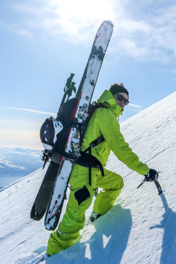 Auf zum Test! Bast Fiedler mit der Mammut Alyeska HS Flex Hose und -Jacke. | Foto: Basti Fiedler