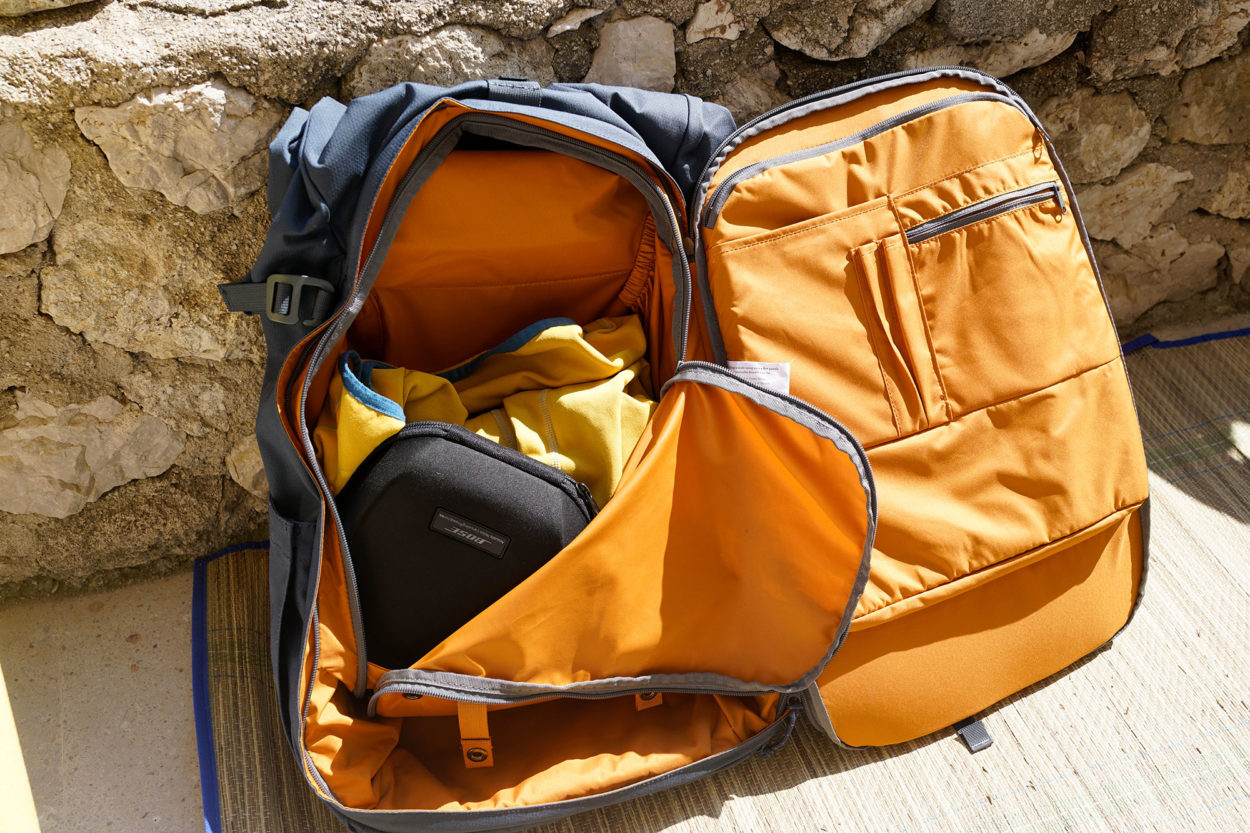 ... mit einer extra Laptop-Tasche und viel Stauraum f&uuml;r andere Utensilien.