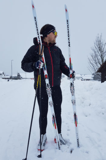 Ein Langläufer mit den Madshus Terrasonic Intelligrip Classicski