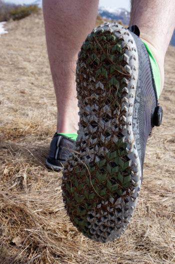 Sohle des Saucony Switchback Iso auf dem Trail