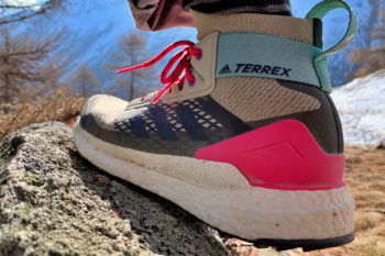 Nahaufnahme des Adidas Terrex Free Hiker Wanderschuhs