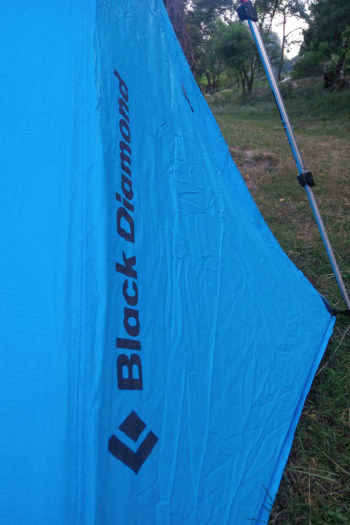 Die Au&szlig;enwand des Black Diamond Distance Zelt in der Nahaufnahme.