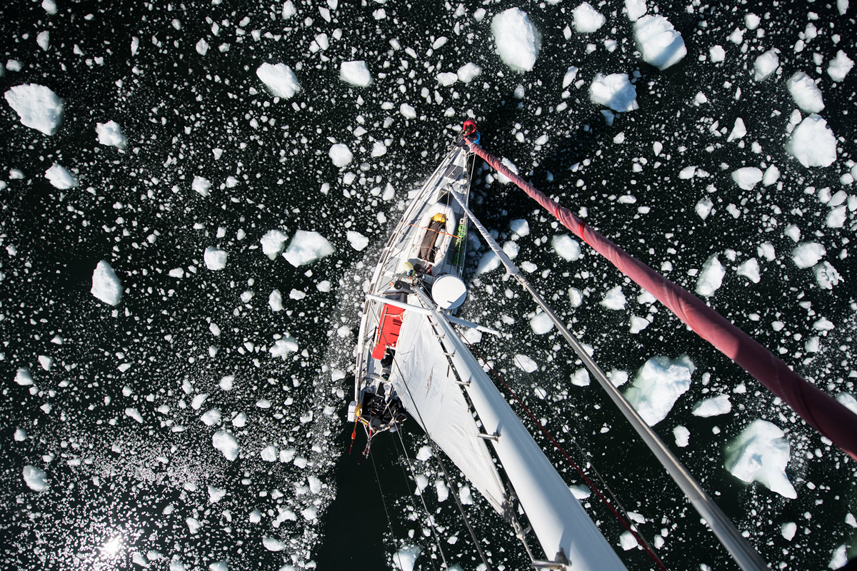 Segelboot in gr&ouml;nl&auml;ndischem Eismeer