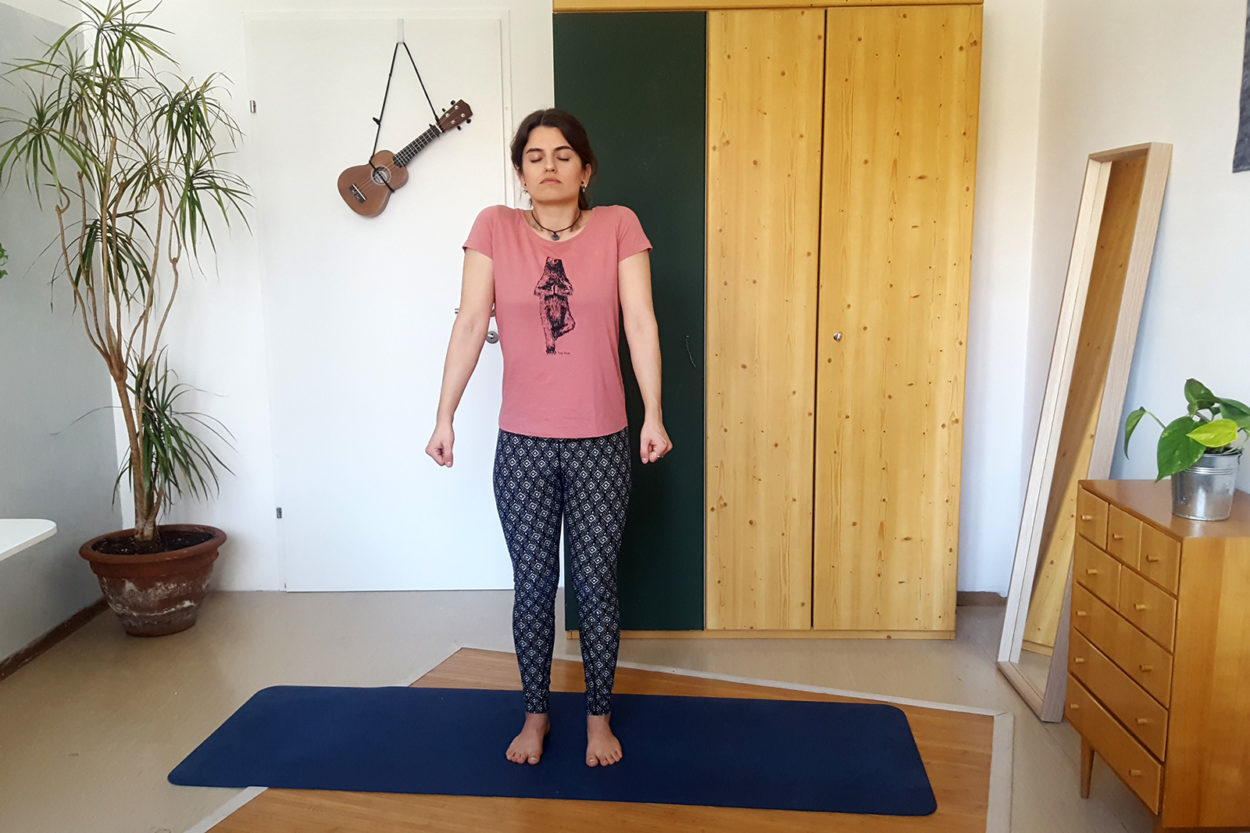 Schulterheben Homeoffice Yoga