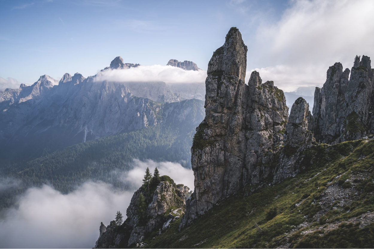 Umgeben von Berggipfeln der Palagruppe der Dolomiten