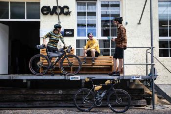 Die Tour startet direkt beim Büro. | Foto: Evoc