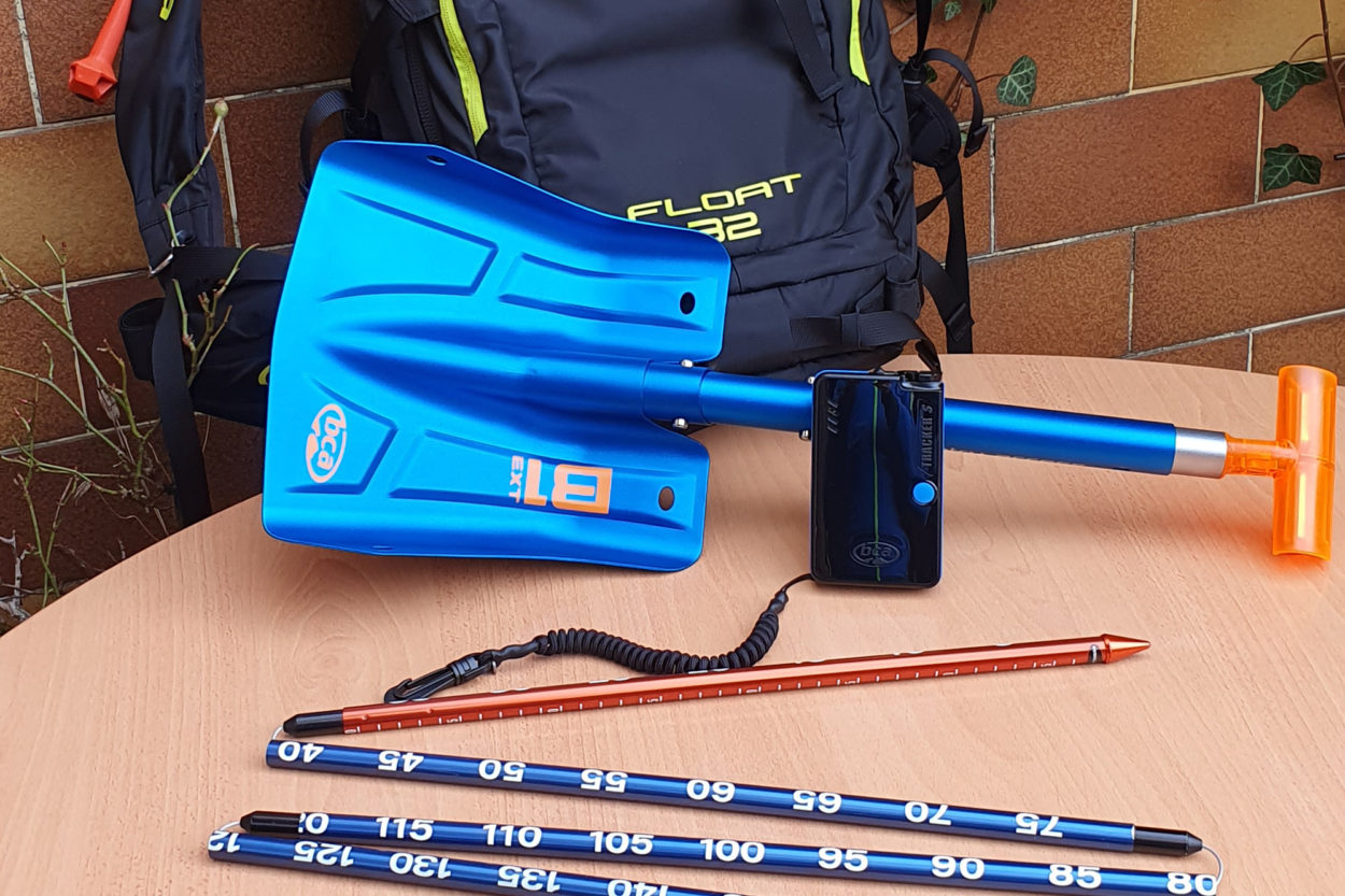 Michaels Testobjekte: Lawinenrucksack, Sonde, Schaufel & LVS-Gerät von BCA